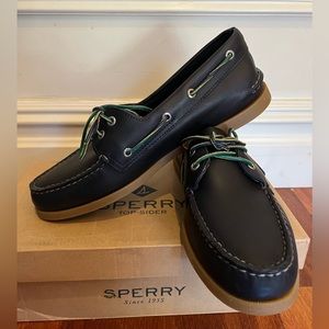NEVER WORN SPERRY Boat Shoe